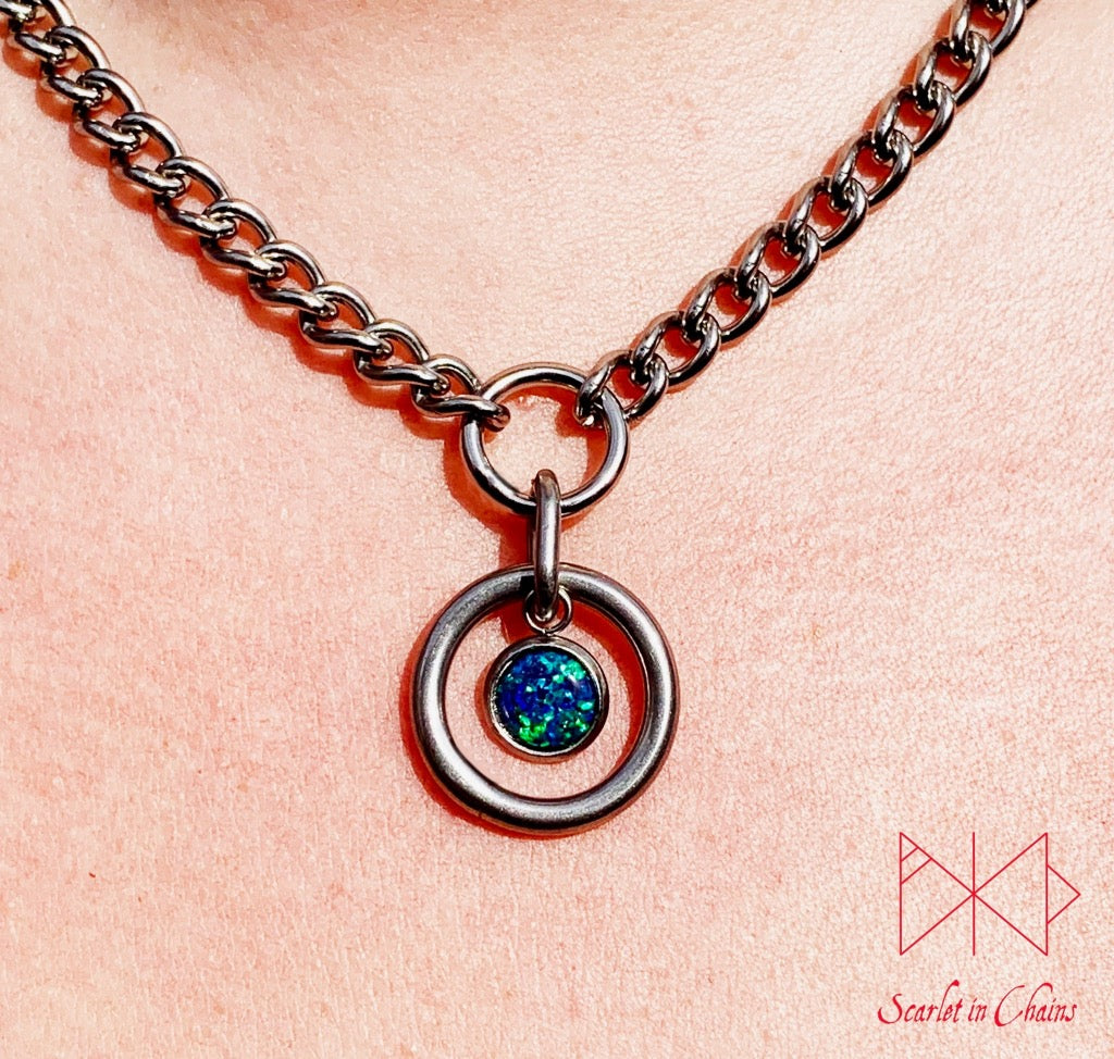 Synthetic Opal Orbit micro day collar shown close