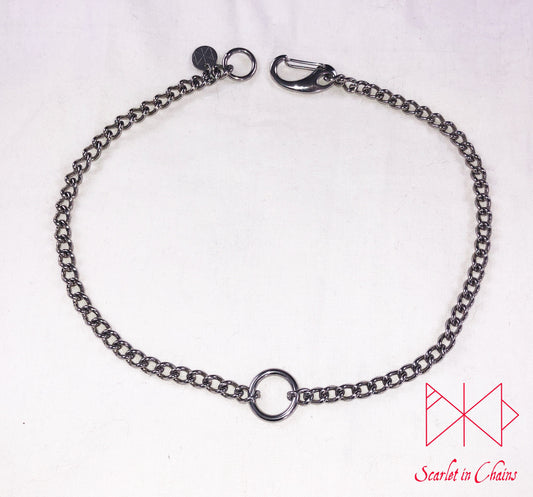 flat shot of stainless steel micro chain O ring day collar finished with a stainless clip