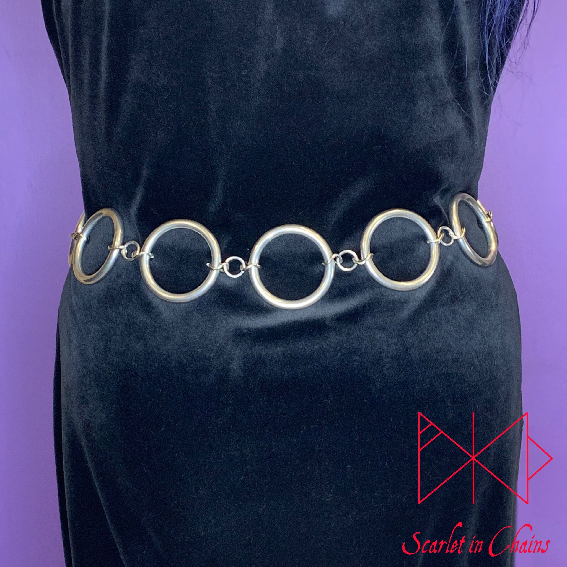 O Ring belt – Scarlet in Chains